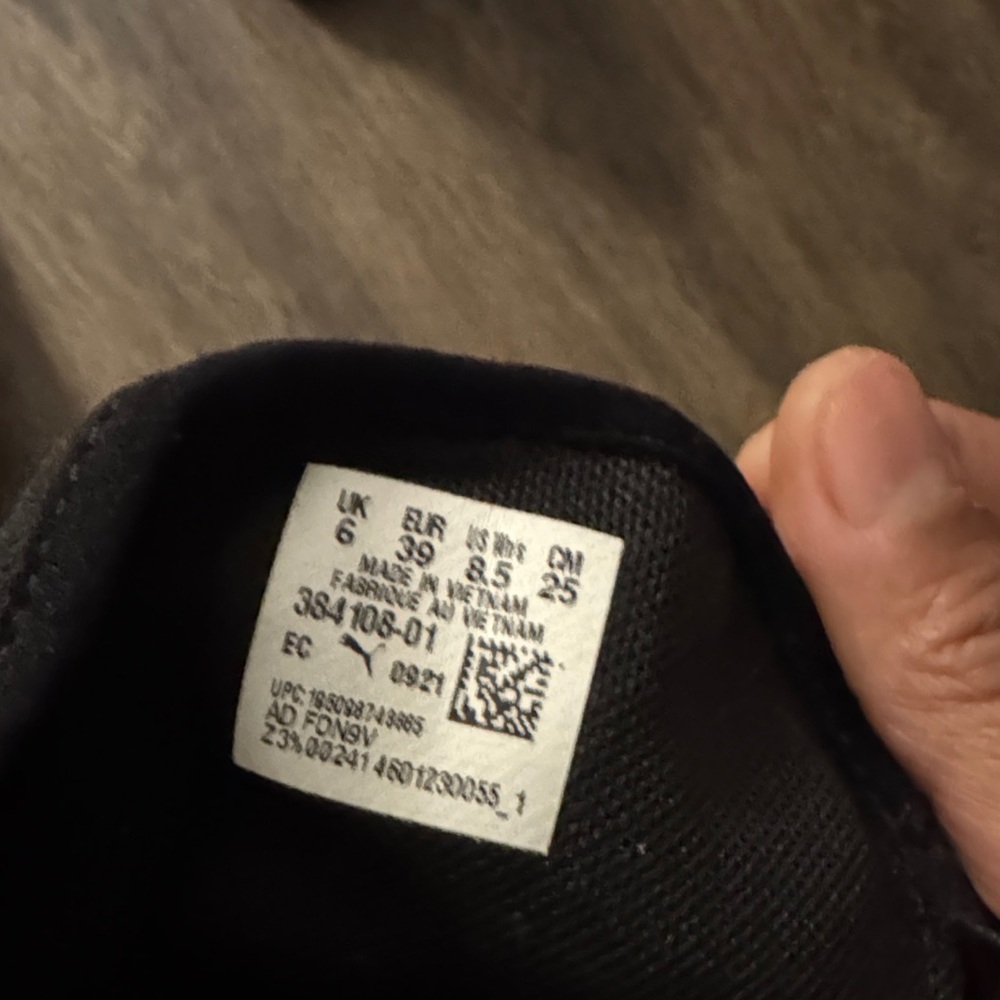 Puma Classic Black Sneakers